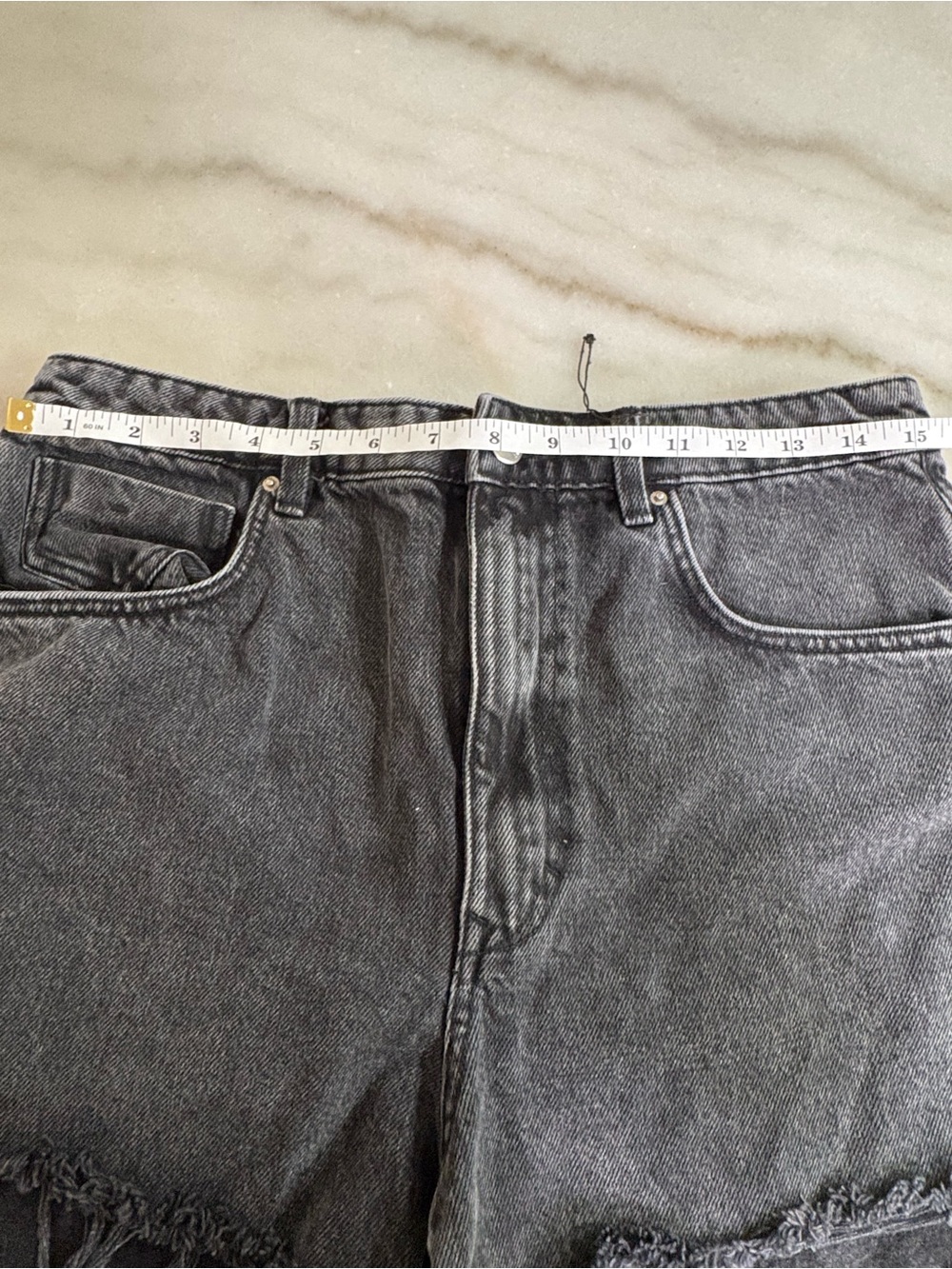 ZARA High-Waisted Black Denim Frayed Hem Shorts - Picture 3 of 7
